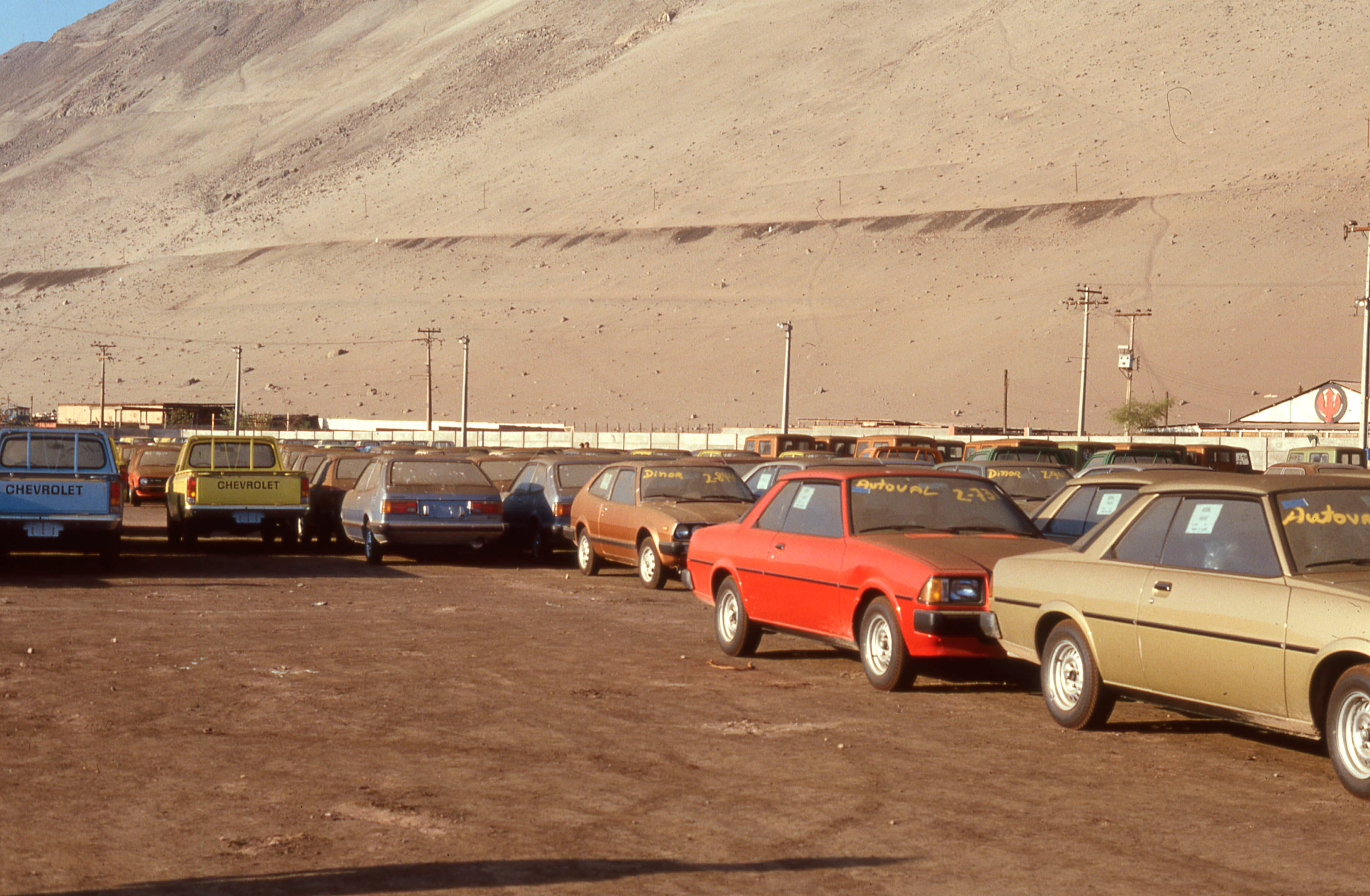 Automóviles en Zona Franca, Iquique, ca. 1980