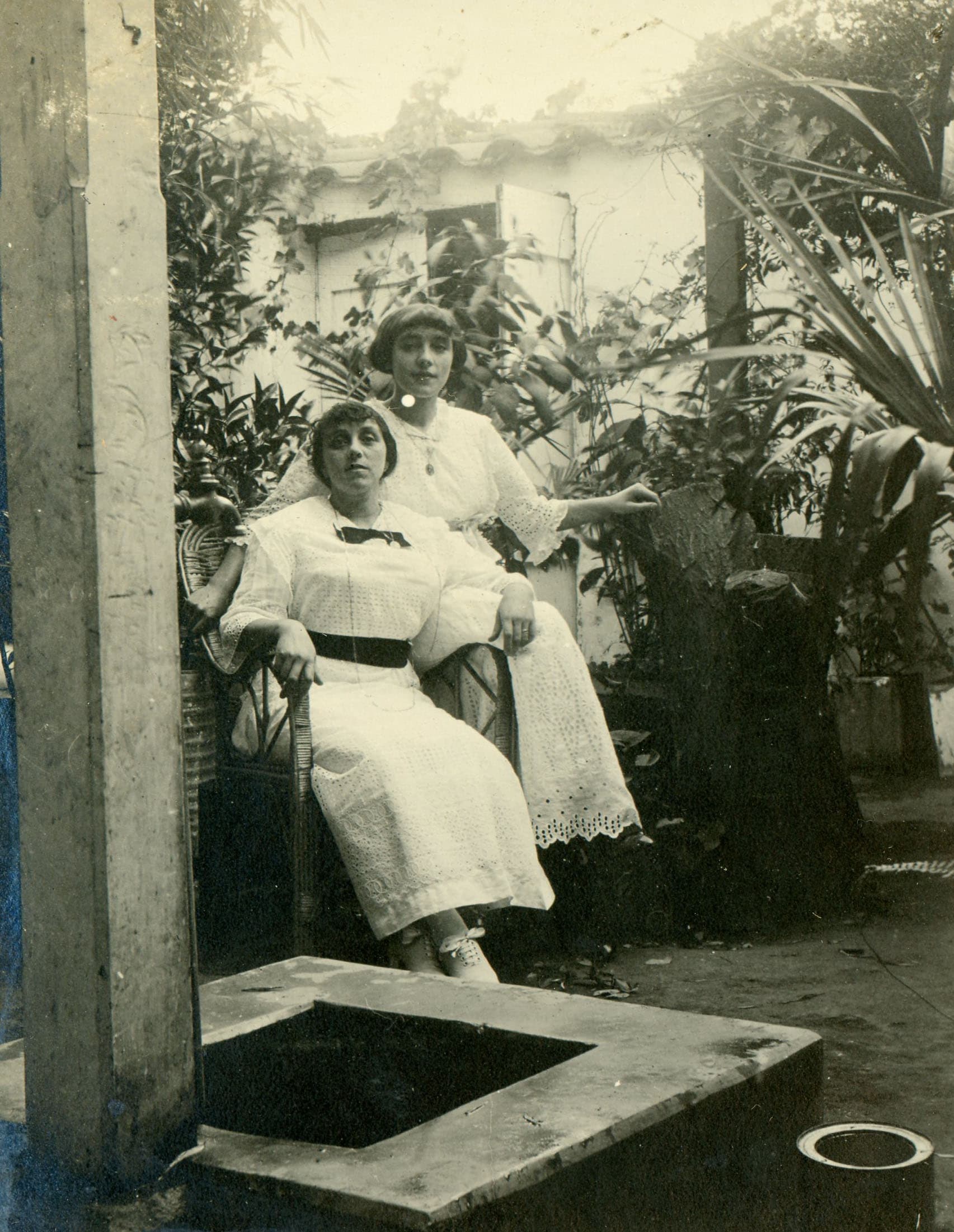 Dos mujeres en Limache, Febrero de 1913