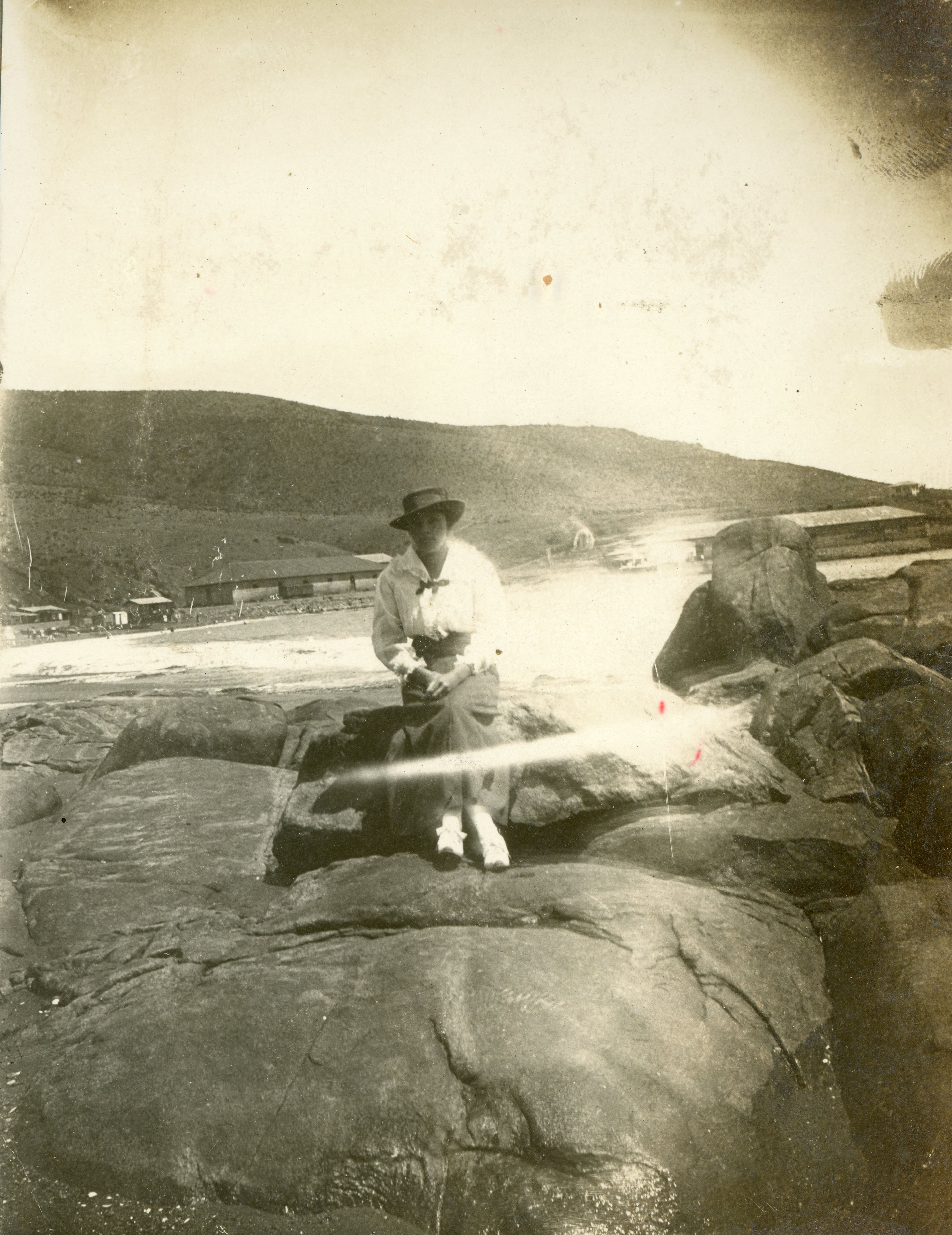 Mujer en Papudo, Enero 1914
