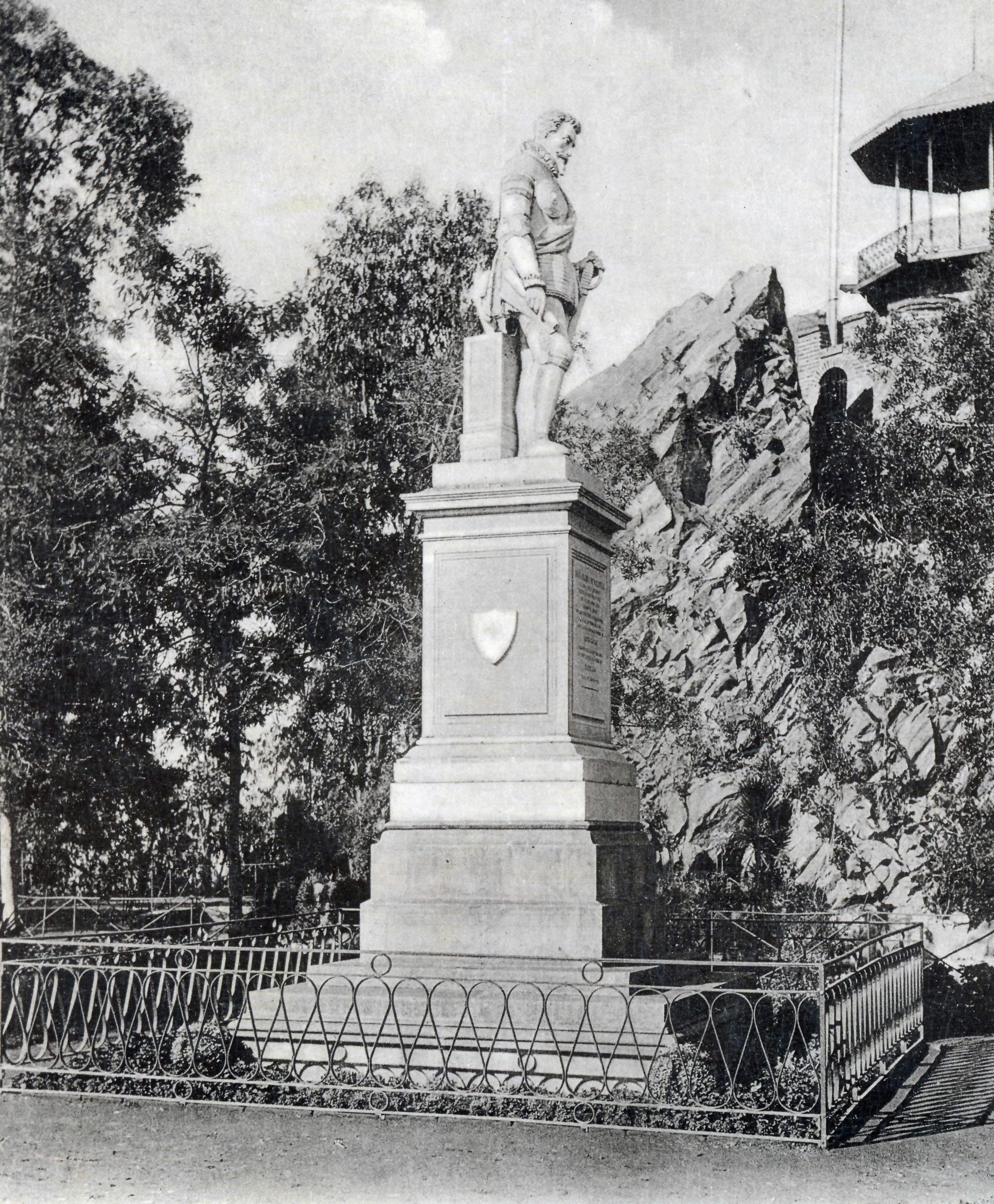 Estatua de Pedro de Valdivia en Cerro Santa Lucía, ca. 1910