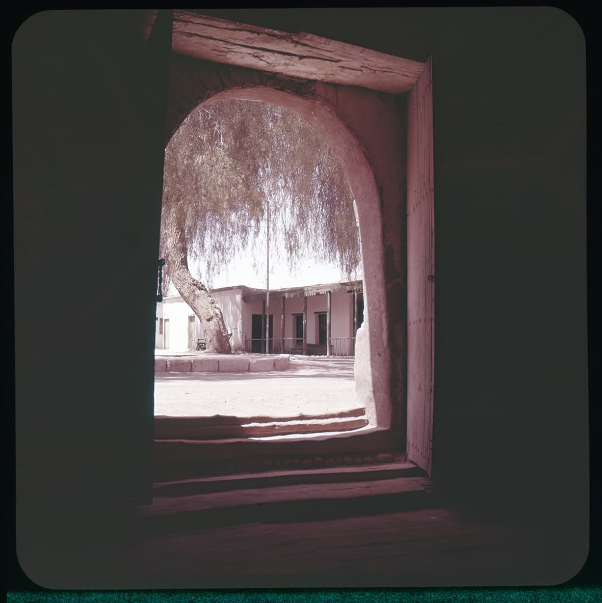 Vista a calle Vilama desde la iglesia San Pedro, Región de Atacama, Chile, 1950 - 1965