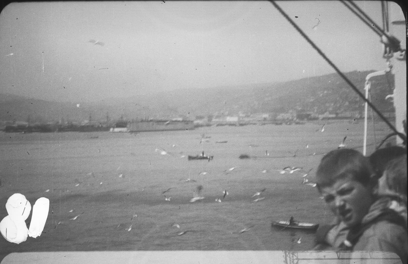 Zarpando de Valparaíso, 1928