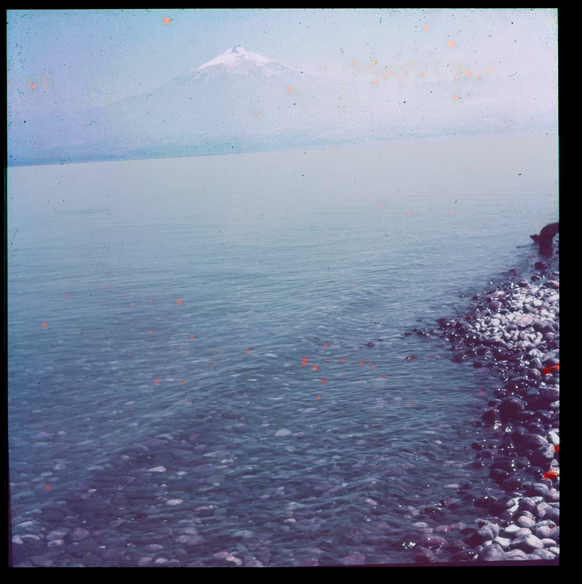 Volcán y lago Villarrica, Región de la Araucanía, Chile, 1950 - 1965