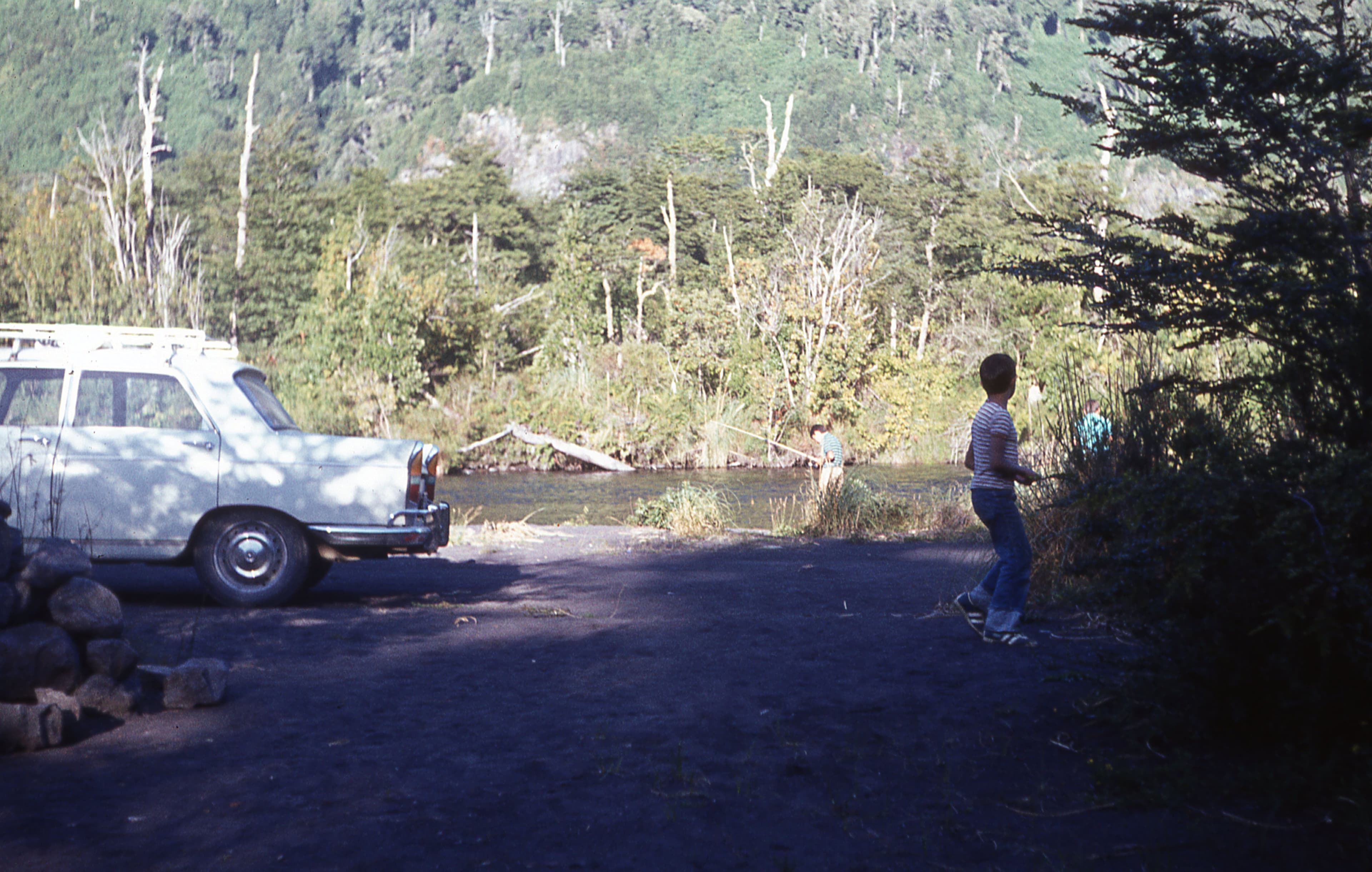 Niño en Petrohué, ca. 1965