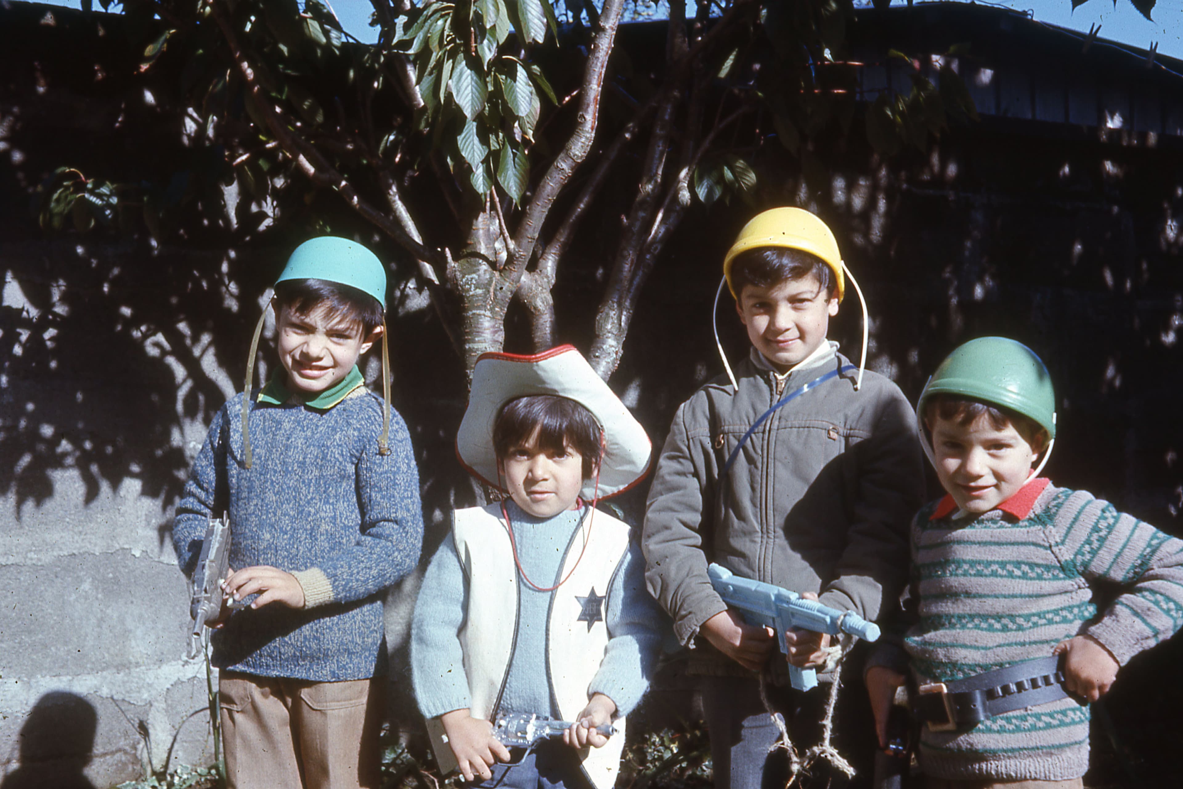 Niños disfrazados, ca. 1965