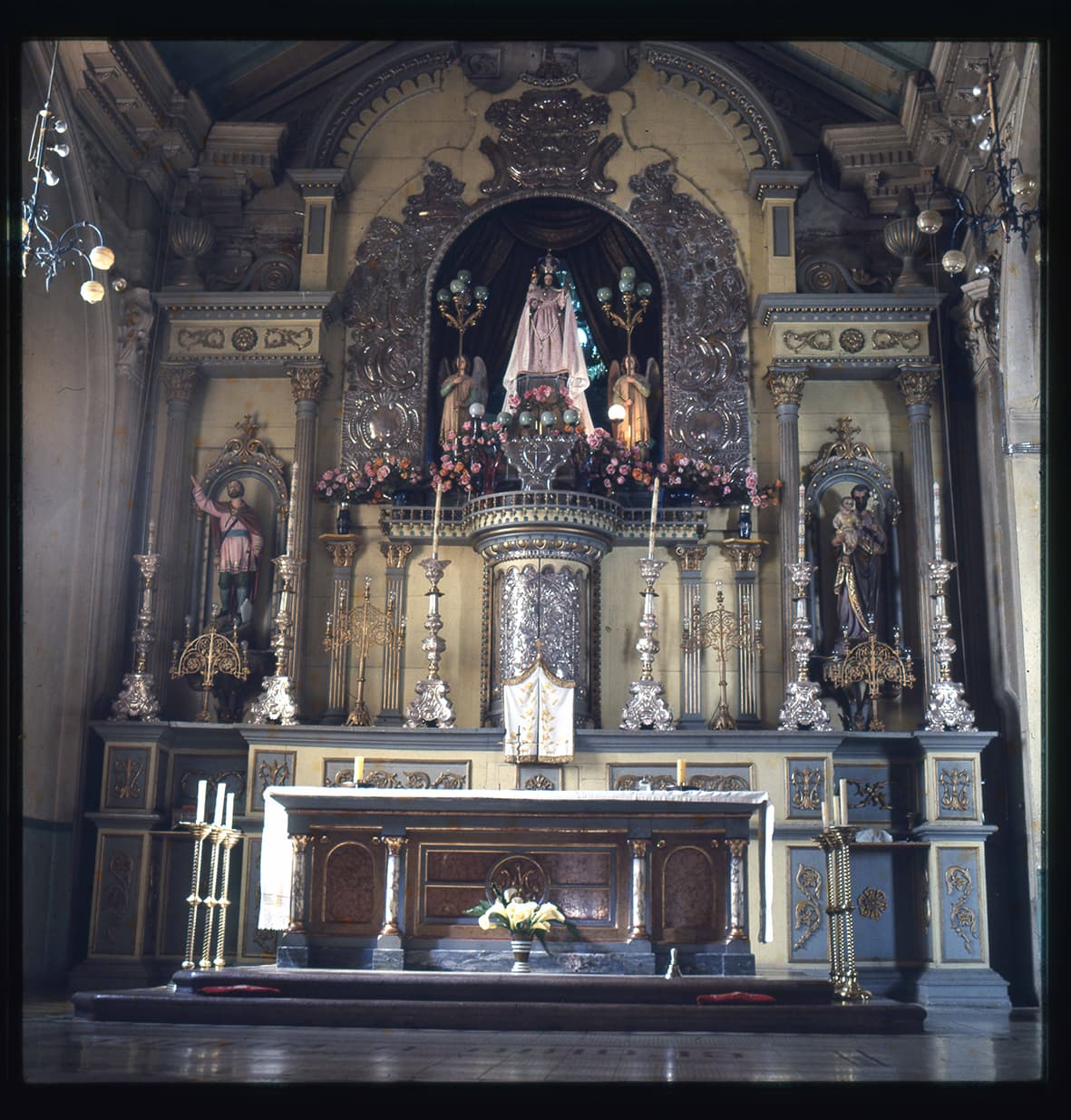 Altar de la Iglesia Parroquial de Andacollo, Andacollo, Región de Coquimbo, Chile, 1950 - 1965