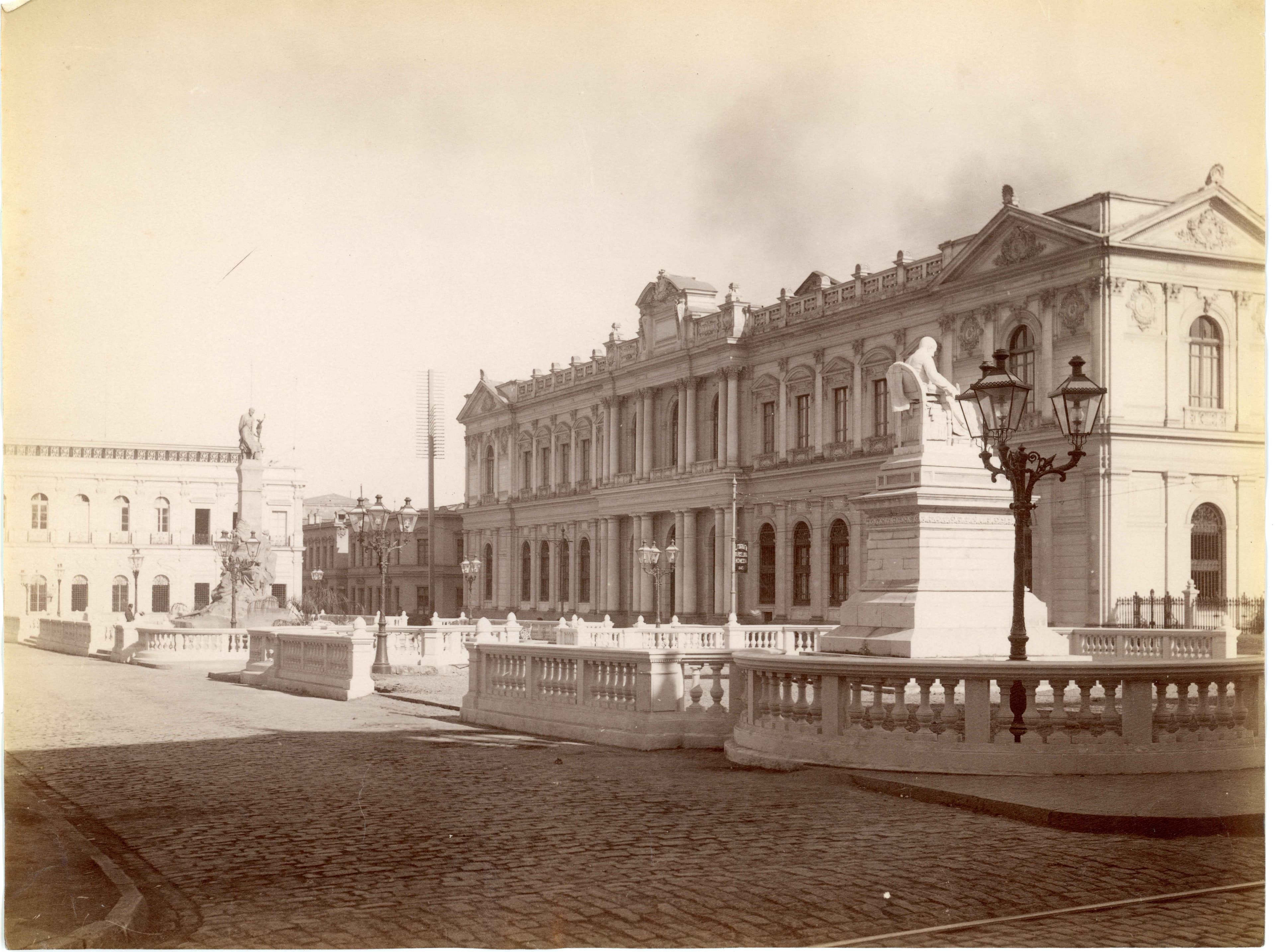 Plazuela Andrés Bello, frente a Congreso Nacional, Santiago, ca. 1904