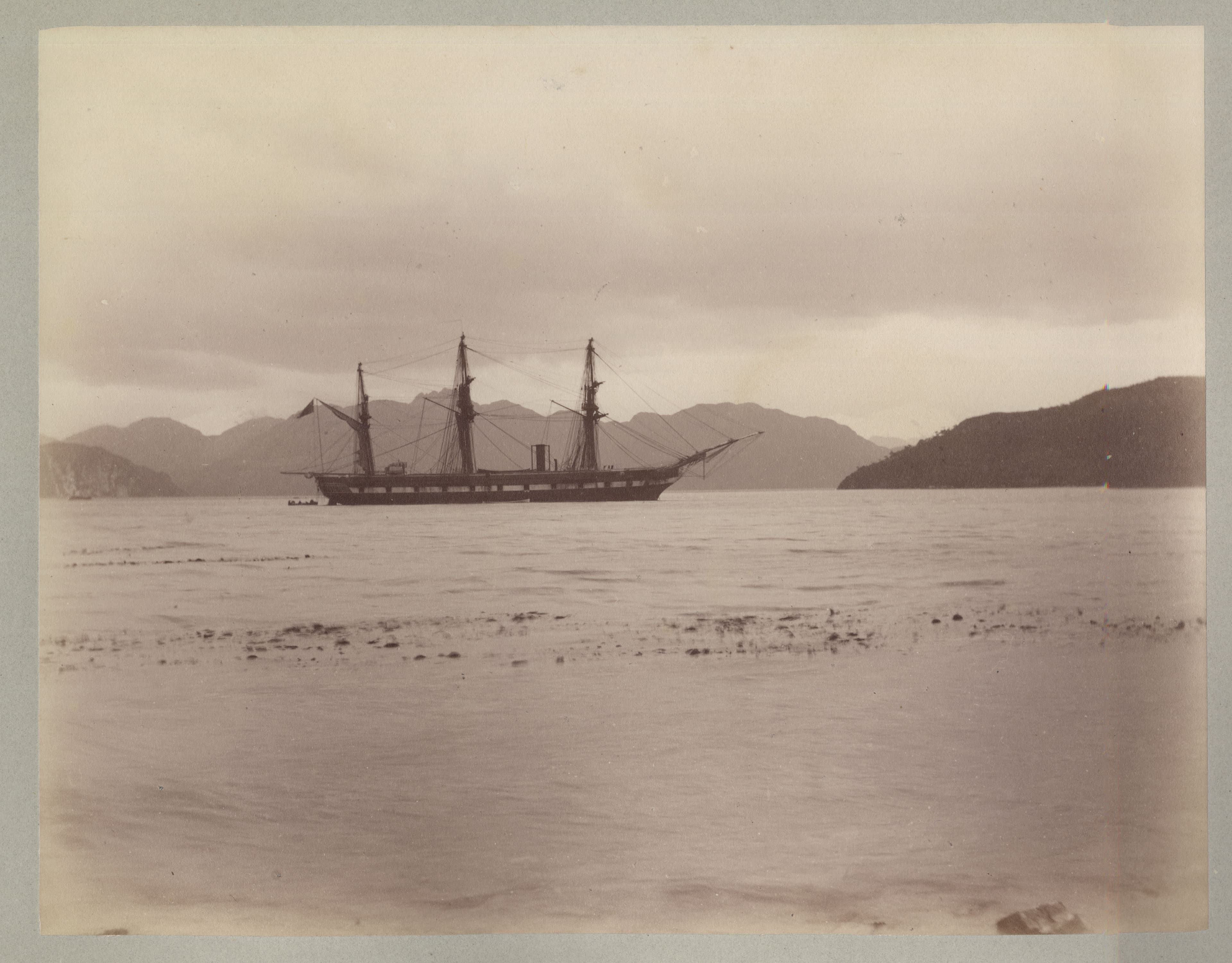 Barco en Bahía Borja, Patagonia, ca. 1894