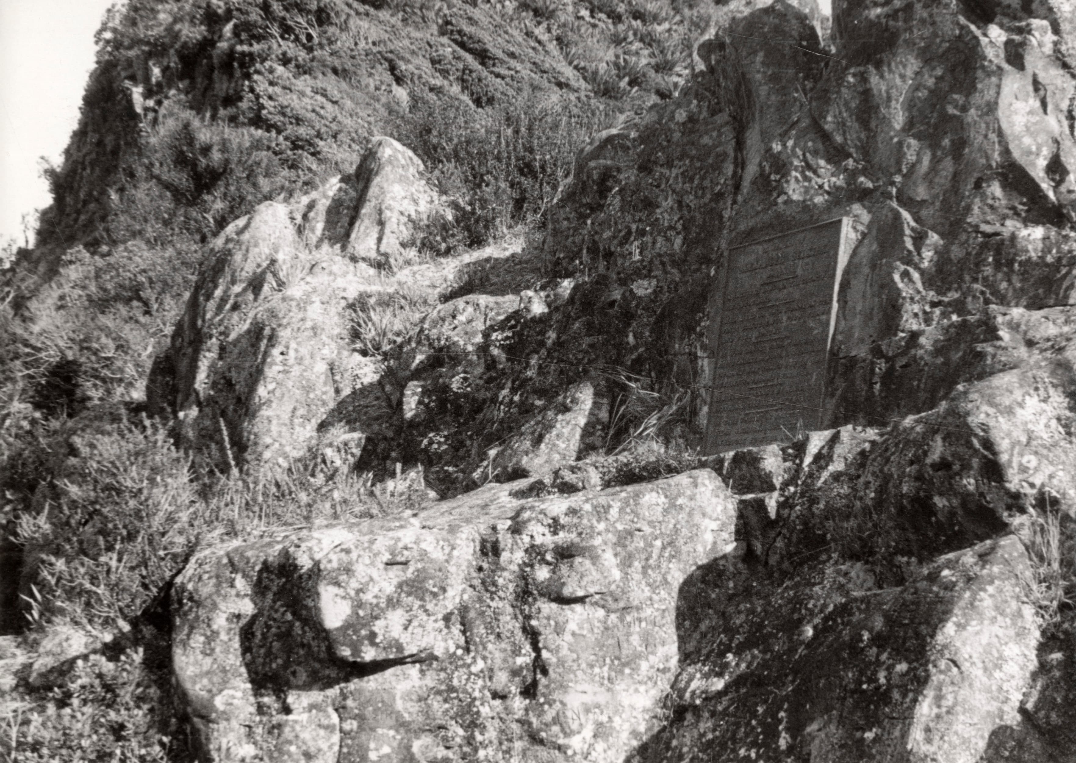 Placas conmemorativas de Isla Robinson Crusoe, 1938